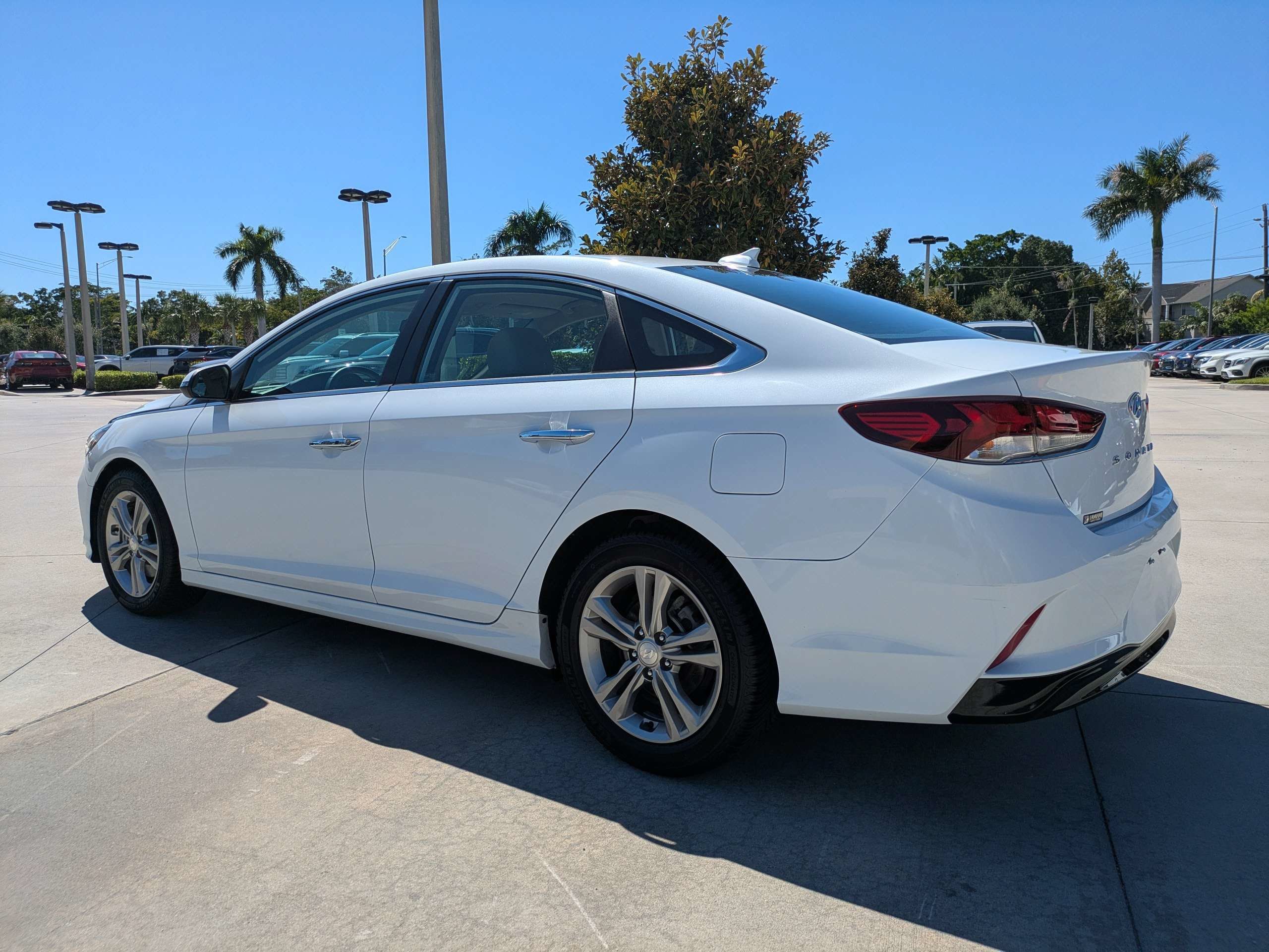 Used 2019 Hyundai Sonata SEL w/ Tech Package 02 FWD image 4