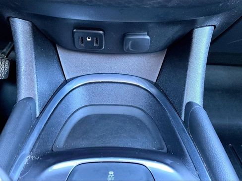 Used 2016 Chevrolet Malibu LT image 16