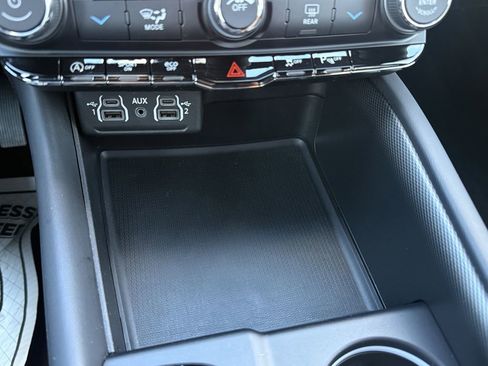 Used 2024 Dodge Durango GT image 25