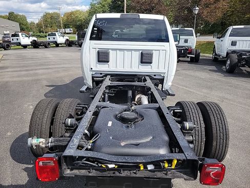 New 2024 RAM 3500 Tradesman image 9