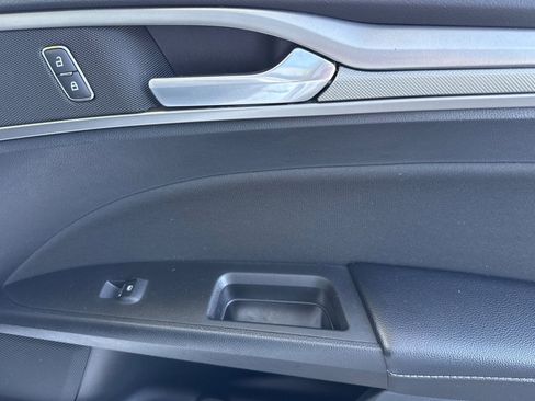 Used 2019 Ford Fusion SE image 21