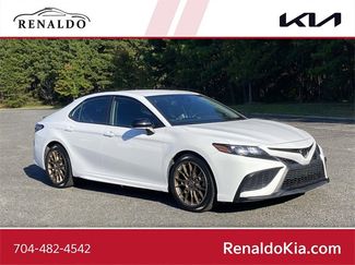 Used 2023 Toyota Camry SE image 1