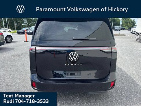 New 2025 Volkswagen ID. Buzz Pro S RWD image 7