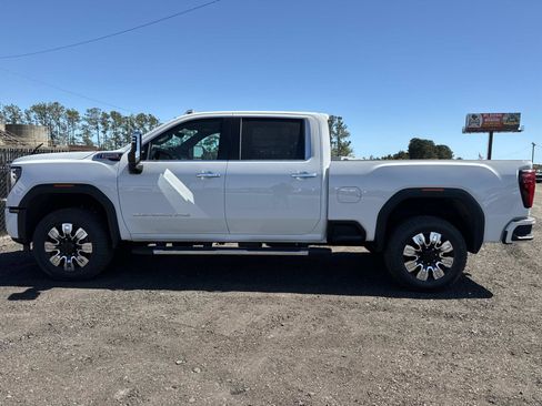 New 2026 GMC Sierra 2500 Denali w/ Denali Reserve Package AWD/4WD image 6