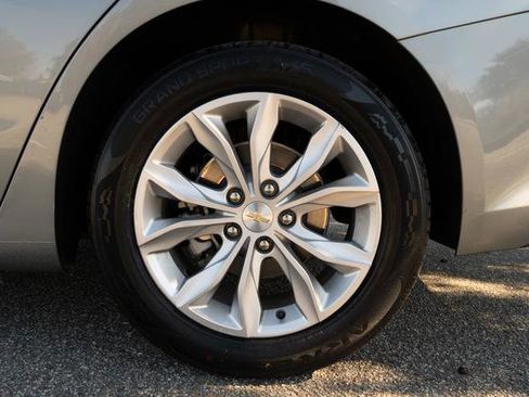 Used 2023 Chevrolet Malibu LT image 36