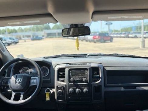 Used 2020 RAM 1500 Tradesman RWD image 18