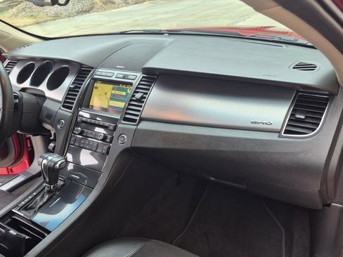Used 2010 Ford Taurus SHO image 33