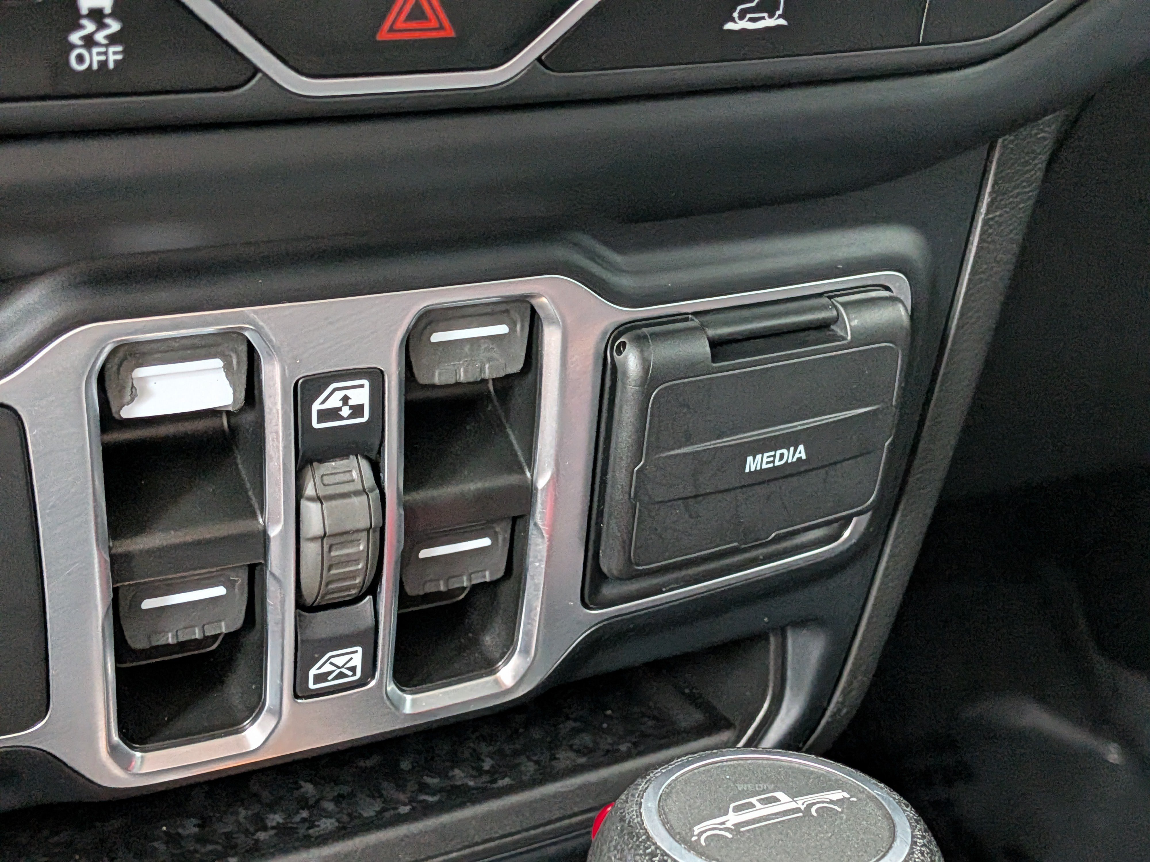 Used 2023 Jeep Gladiator Sport AWD/4WD image 30