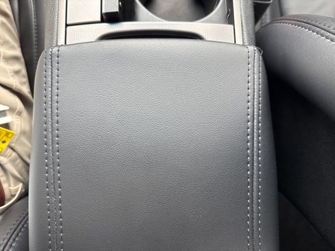 Used 2017 Lincoln MKZ Select FWD image 29