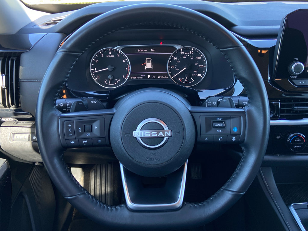 Used 2025 Nissan Pathfinder SV AWD/4WD image 13