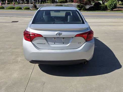 Used 2019 Toyota Corolla SE FWD image 4