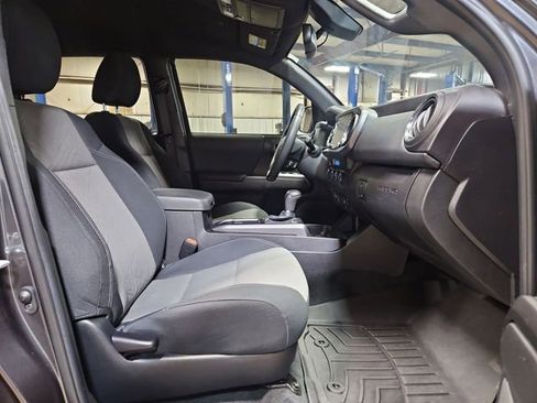 Used 2023 Toyota Tacoma TRD Sport image 25