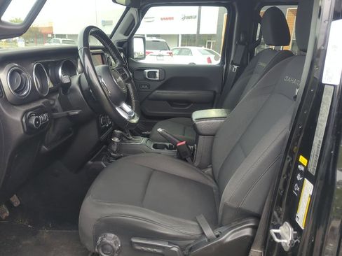 Used 2021 Jeep Wrangler Unlimited Sahara w/ Uconnect 4C Nav & Sound Group AWD/4WD image 9