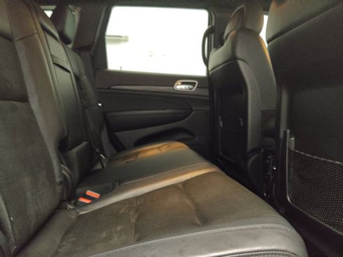 Used 2020 Jeep Grand Cherokee Altitude RWD image 19