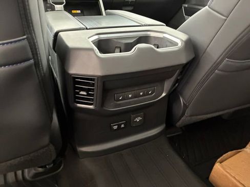Used 2024 Toyota Tundra Platinum AWD/4WD image 19