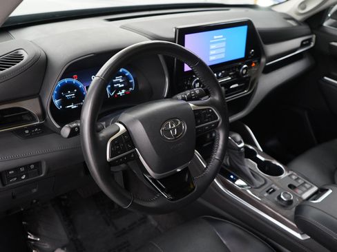 Used 2023 Toyota Highlander Limited AWD/4WD image 22