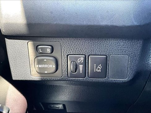 Used 2018 Toyota RAV4 LE w/ All Weather Liner Package FWD image 35
