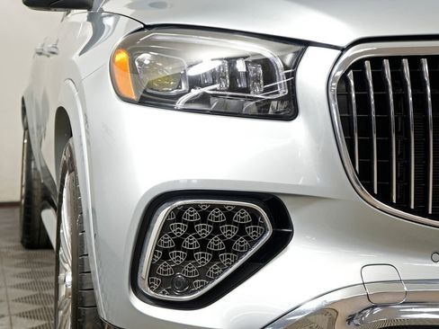 Used 2026 Mercedes-Benz Maybach GLS 600 4MATIC image 9