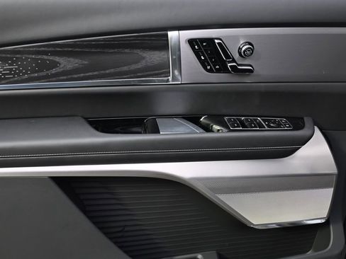 New 2026 Cadillac Vistiq Platinum image 23