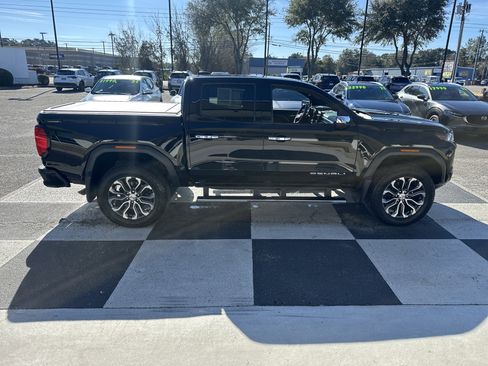 Used 2024 GMC Canyon Denali image 3
