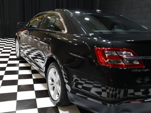 Used 2013 Ford Taurus SEL FWD image 24
