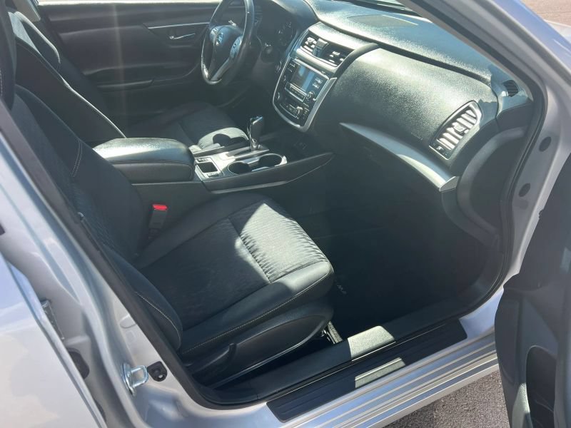 Used 2017 Nissan Altima 2.5 SV FWD image 7