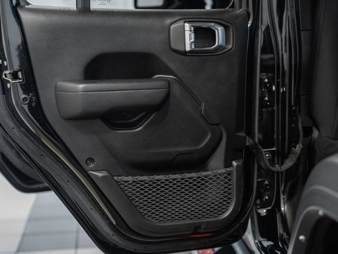 Used 2023 Jeep Wrangler Unlimited Sport AWD/4WD image 35