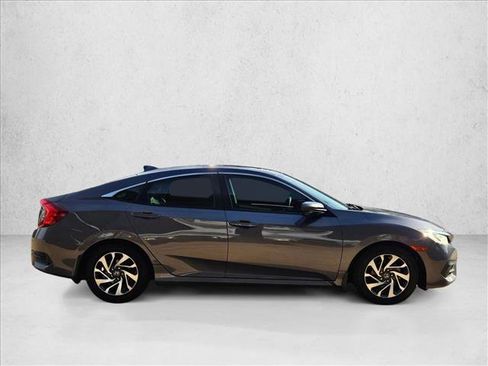 Used 2018 Honda Civic EX image 4