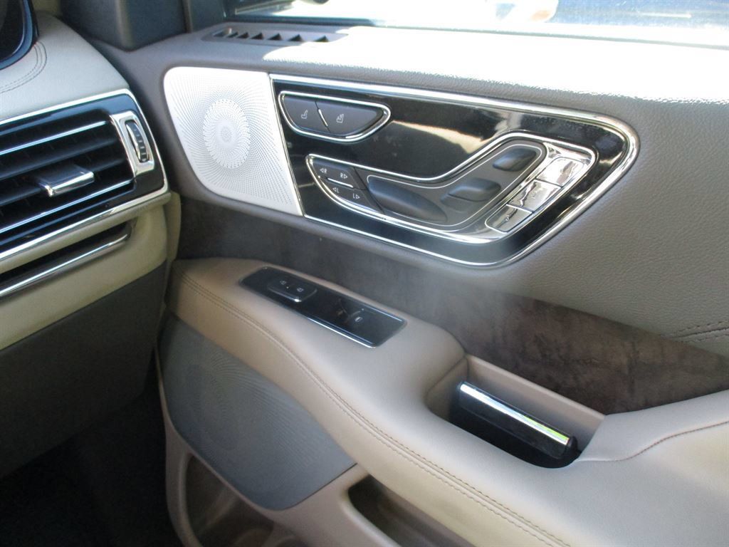 Used 2024 Lincoln Navigator Reserve AWD/4WD image 14