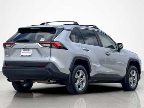 Certified 2022 Toyota RAV4 XLE w/ Convenience Package FWD image 5
