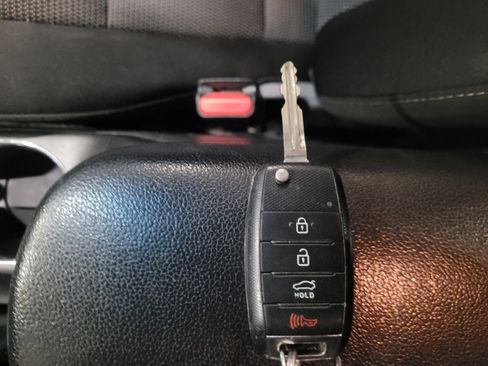 Used 2018 Kia Forte LX image 32