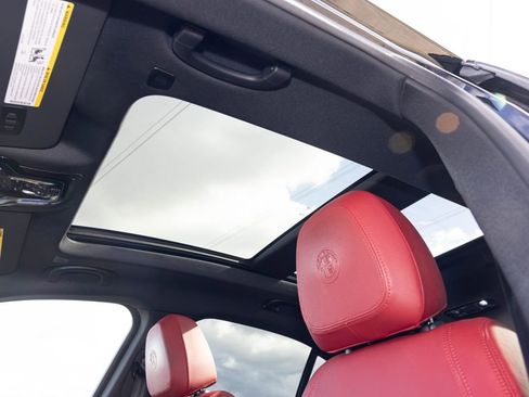 Used 2024 Alfa Romeo Stelvio Veloce image 42