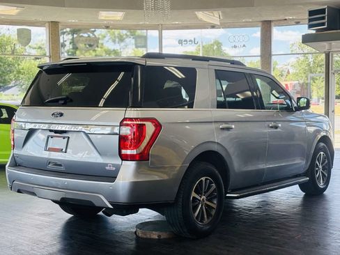 Used 2020 Ford Expedition XLT w/ Equipment Group 202A AWD/4WD image 5