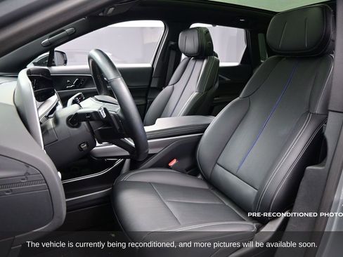 Used 2025 Cadillac Lyriq Luxury image 7