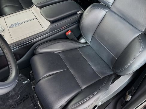 Used 2025 Lincoln Navigator Reserve w/ Jet Appearance Package image 19