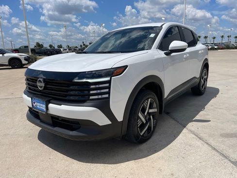 Certified 2025 Nissan Kicks SV FWD image 3