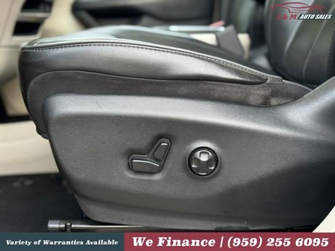Used 2019 Chrysler Pacifica Limited FWD image 31