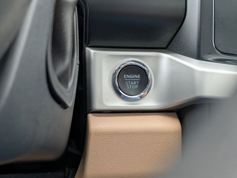 Used 2025 Ford F250 XLT w/ Black Appearance Package image 20