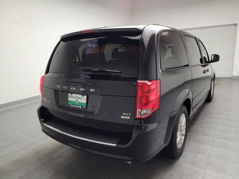 Used 2016 Dodge Grand Caravan SXT w/ Rear Park Assist Package FWD image 7