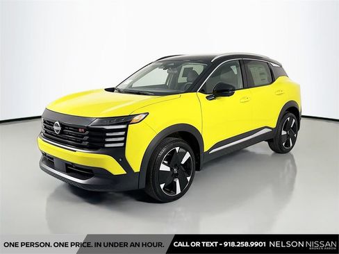 Certified 2025 Nissan Kicks SR AWD/4WD image 1