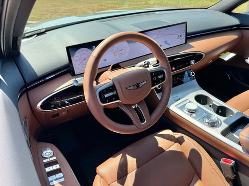 New 2026 Genesis GV70 2.5T Advanced AWD/4WD image 2