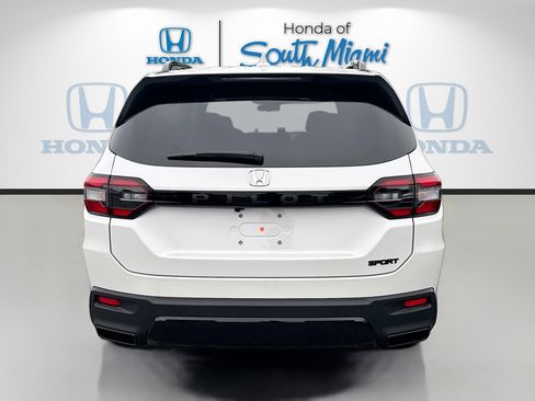 New 2026 Honda Pilot Sport image 5
