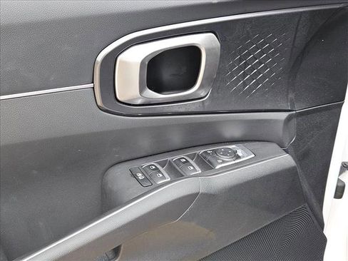 Used 2024 Kia Sorento EX w/ Panoramic Sunroof Package FWD image 9