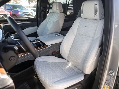 Used 2025 Cadillac Escalade Sport Platinum w/ LPO, Floor Liner Package image 7