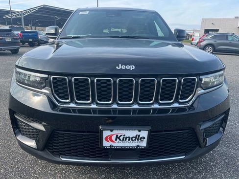 New 2025 Jeep Grand Cherokee Laredo X w/ Luxury Tech Group I image 24