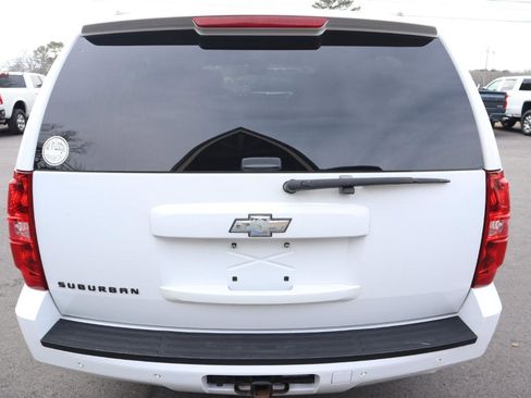 Used 2010 Chevrolet Suburban LT w/ Luxury Package image 8