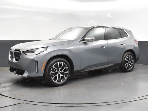 Certified 2025 BMW X3 xDrive30i w/ Premium Package image 3