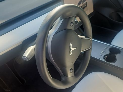 Used 2023 Tesla Model 3 Standard Range image 2