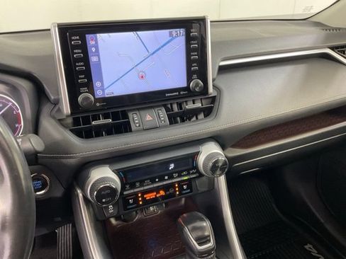 Used 2019 Toyota RAV4 Limited w/ Cold Weather Package AWD/4WD image 19