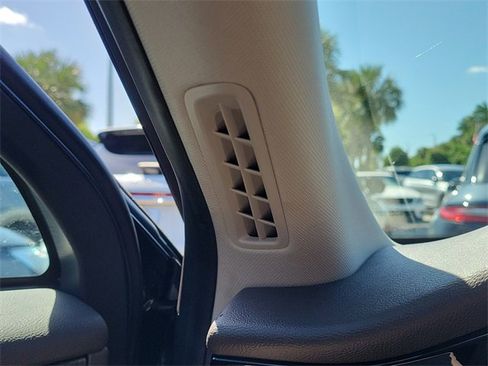 Certified 2024 Lincoln Corsair FWD image 25